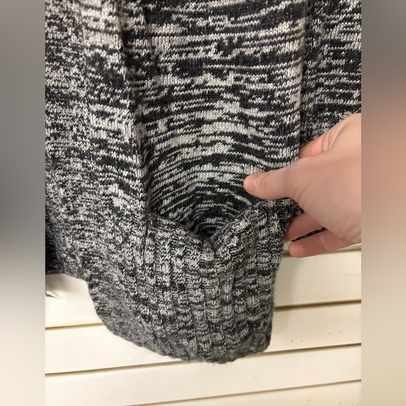 Aritzia Cashmere Talula Wool Oversized Cardigan Womens Small Angora Rabbit Hair - Picture 3 of 6